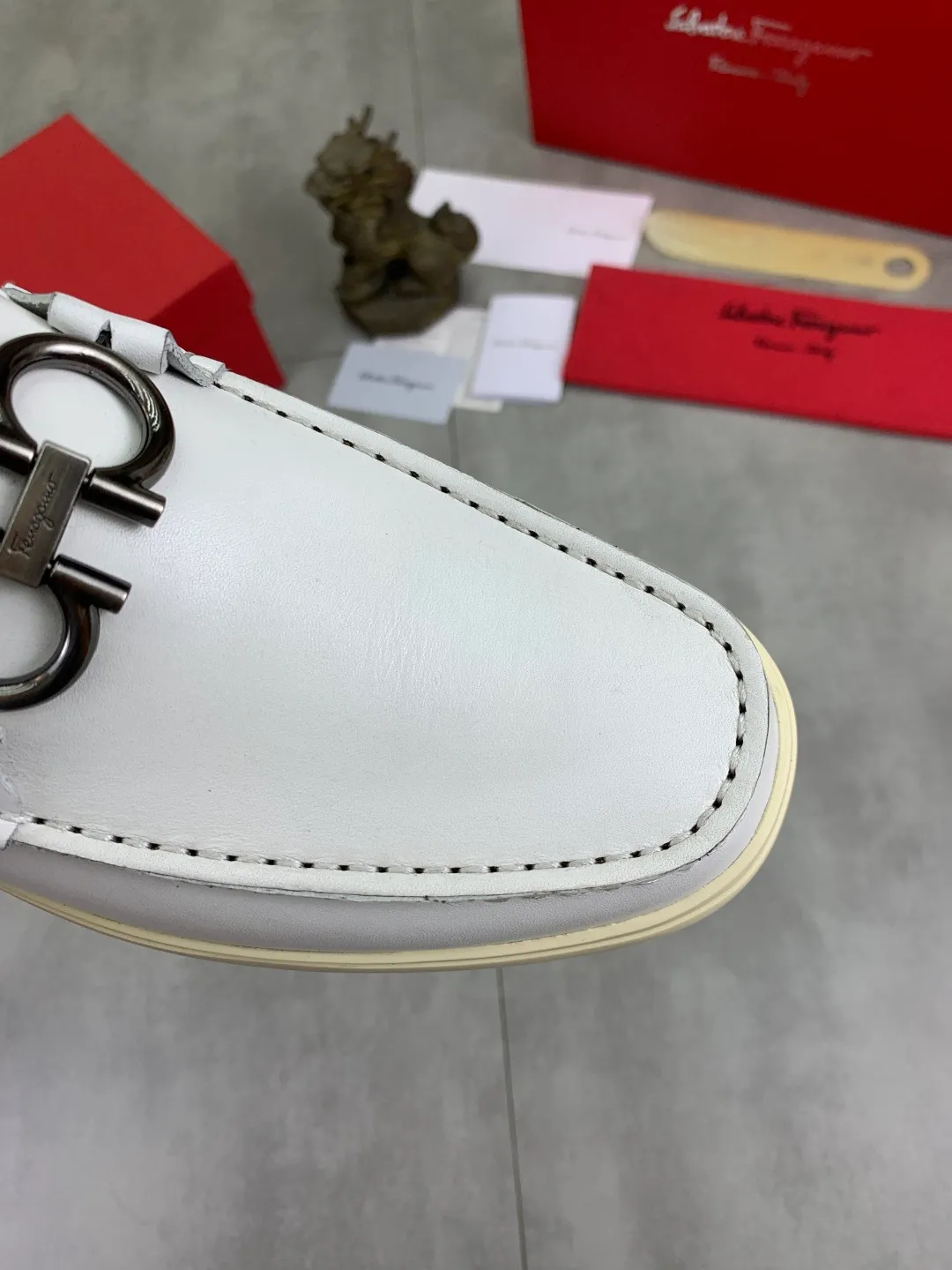 Men's Men's Shoes 💰P580💰[New Style] Water-dyed Niuli 🆘[Salvatore Ferragamo] Ferragamo's latest casual business leather shoes for men! Listed simultaneously! The fabric is made of specially imported original pebbled calfskin, and the lining is made of imported water-dyed cowhide. It is absolutely luxurious and leads the fashion trend. Matching code: 38-44 (45 and 46 can be customized) Black, brown and burgundy colors available